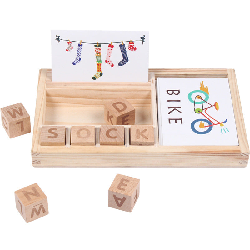 Detalhe das peças coloridas do brinquedo educativo focadas no raciocínio lógico.